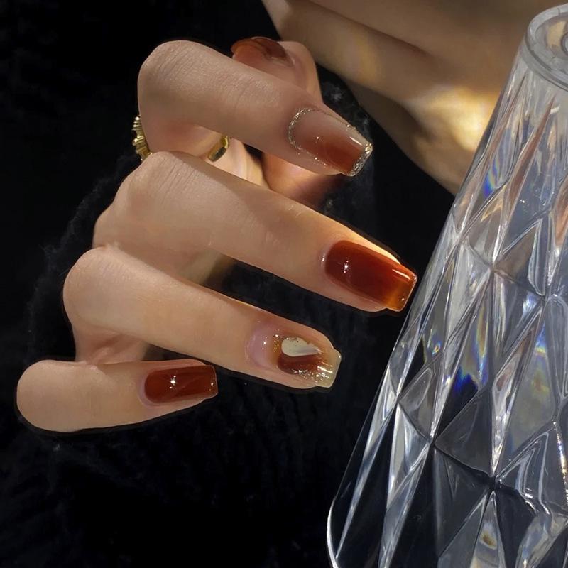 Xiaohongshu Trendy Wine Red Gradient Wearable Nail Tips for a Spicy Look