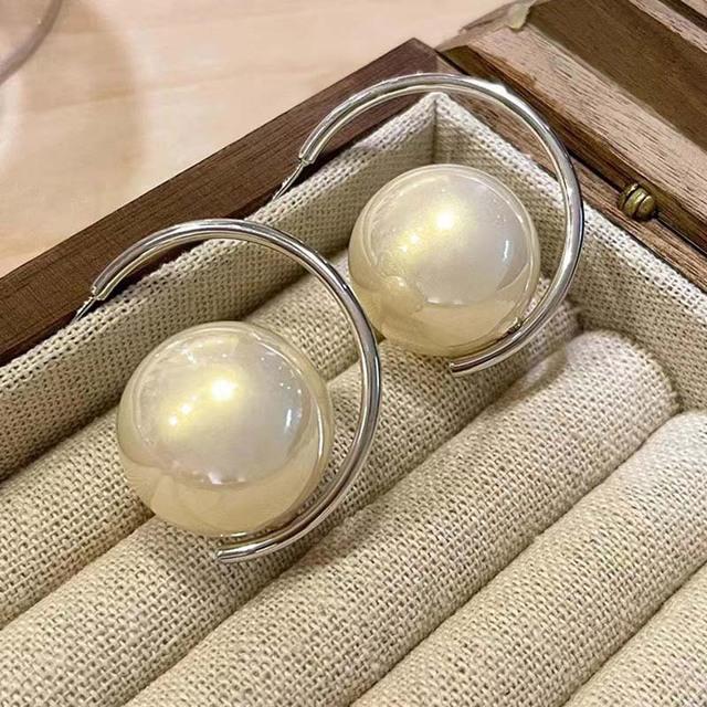 Large Round Imitation Pearl Hoop Earrings For Women Exaggerated C-Shaped Personality Earrings
