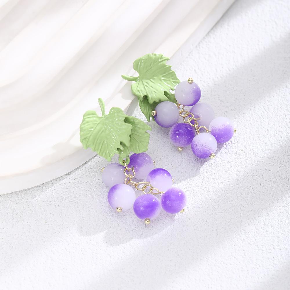 Retro French Mori Pastoral Stud Earrings Women'S Literary Purple Grape Earrings Light Luxury High-End Elegant Earrings