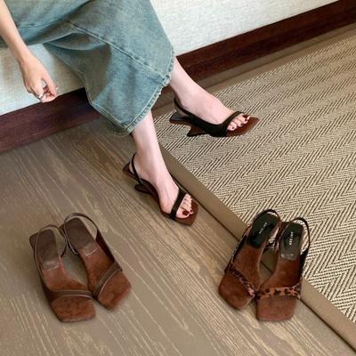Fashion 2025 New Chunky Heels French Vintage Square Toe Pop-Toe Women's Sandals