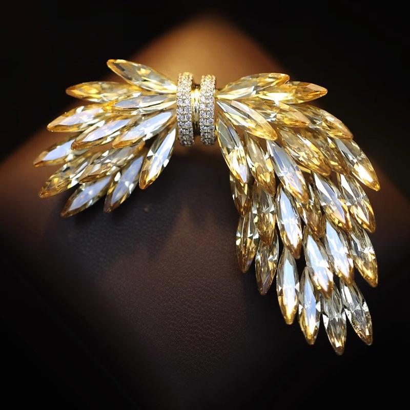 

Angel Wings Brooch, Light Luxury Crystal Wheat Ear Brooch, Elegant and Luxurious Brooch