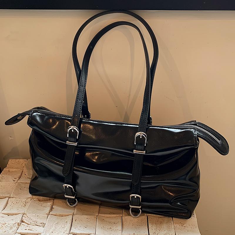 Women Large Capacity Red Underarm Bag Versatile Casual One Shoulder Folded Bag Autumn Winter Minimalist Class Commuting Tote Bag