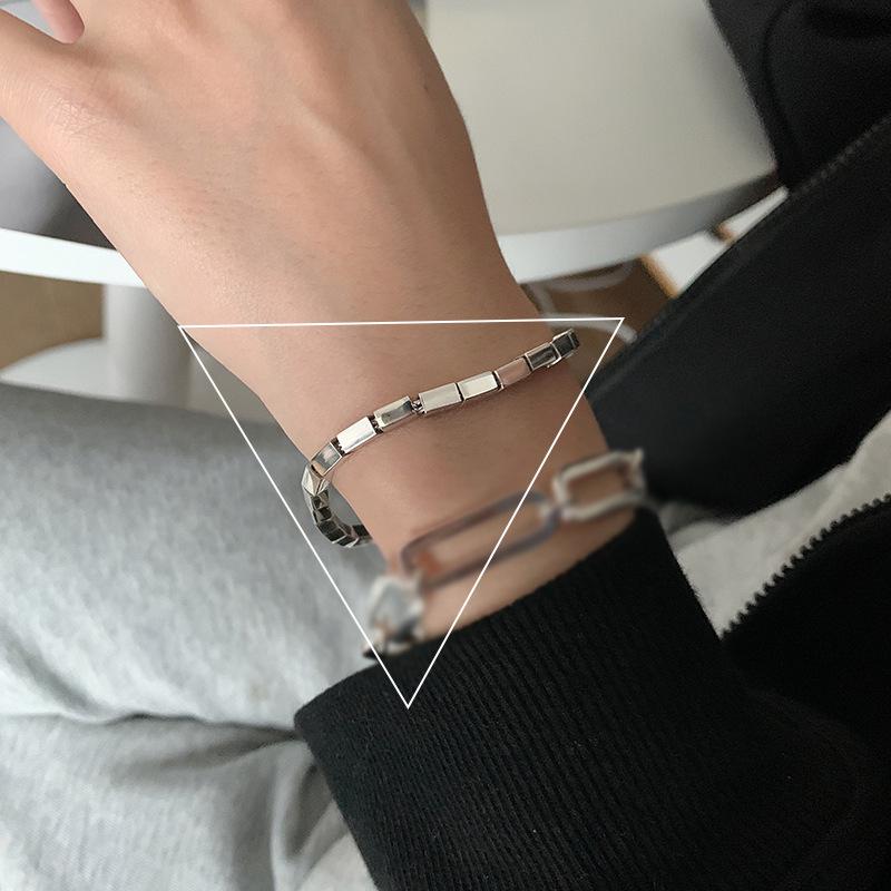 Retro Geometric Square Buckle Bracelet - Women s Minimalist Versatile Jewelry Plated Thai Silver