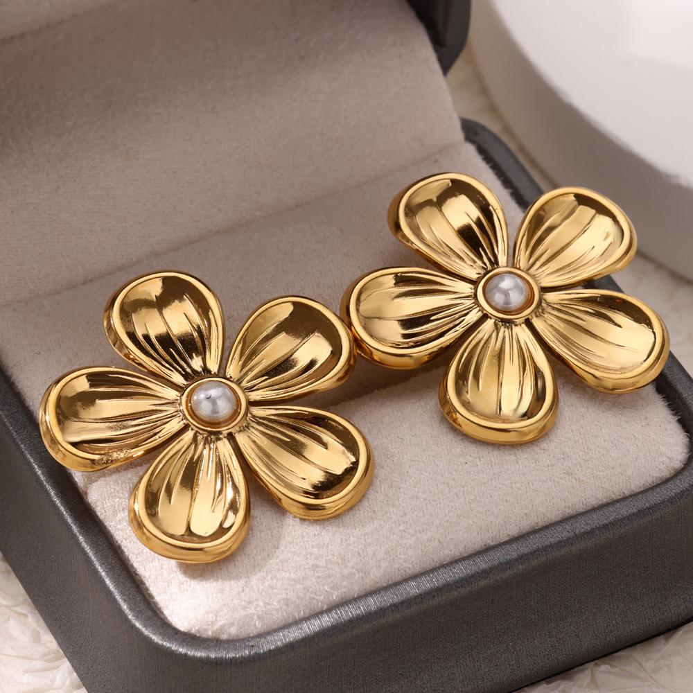 Farberhaltende Titanstahl-Blume mit Perlen eingelegt Ohrringe übertriebener Schmuck Blütenblatt-Schmuck Schmuck im Retro-Stil Charge