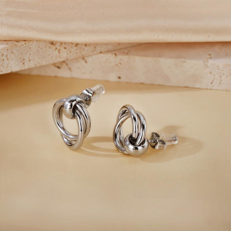 In-Stock Gold Intertwined Circle Earrings: Elegant, Fashionable, Versatile Design for Women