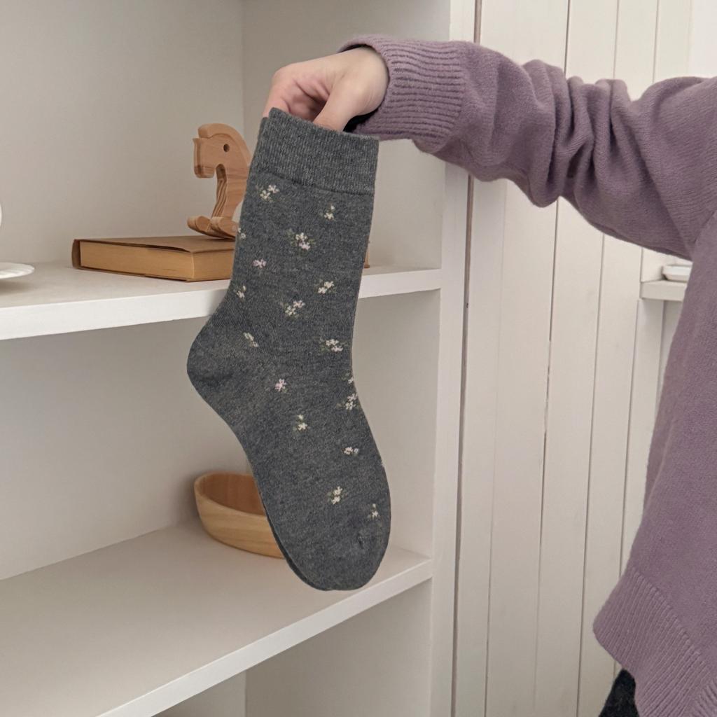 Retro Autumn and Winter Floral Socks, Warm Silk and Wool Socks, Versatile Mid-calf Boneless Socks