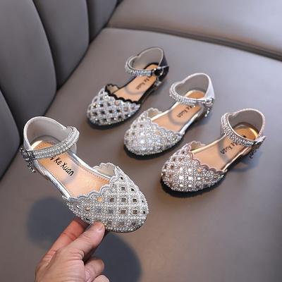 Novos Sapatos de Princesa Estilo Coreano para Meninas Verão e Outono, Sapatilhas de Couro Vazadas para Crianças Pequenas a Grandes