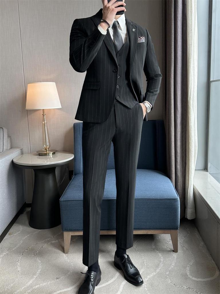 Slim Fit Striped Three-Piece Men's Suit - Casual Single-Breasted Wrinkle-Resistant Formal Wear.