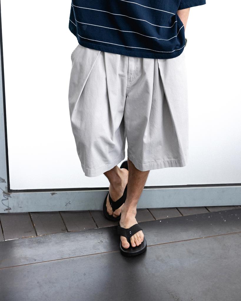 ANGLAN Cross Pleated Chino Half Pants - Light Gray
