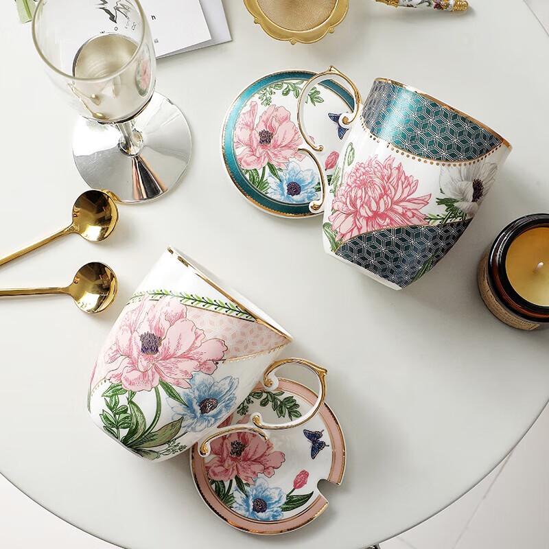 WOOCH Butterfly Ceramic Lidded Mug Gift Set