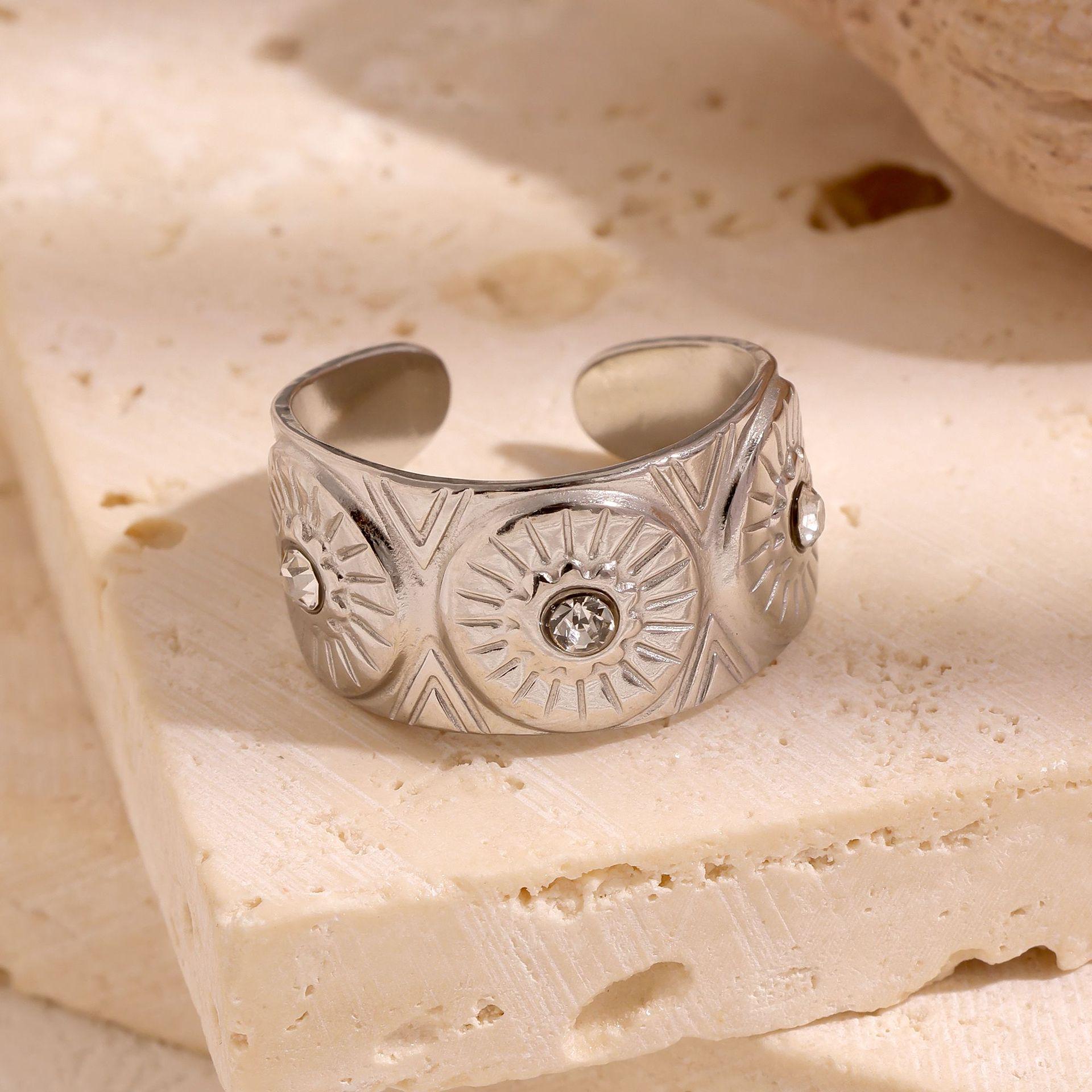 Elegantly Versatile 18K Gold-Plated Titanium Steel Open Ring with Diamond Inlays for Women: European & American New Style Adjustable Jewelry