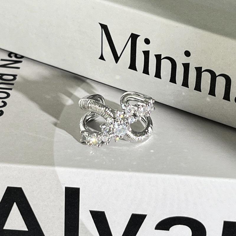 Light luxury Internet celebrity mix and match personalized flower bow fashion ring women full of diamonds flower language niche cold wind ring tide