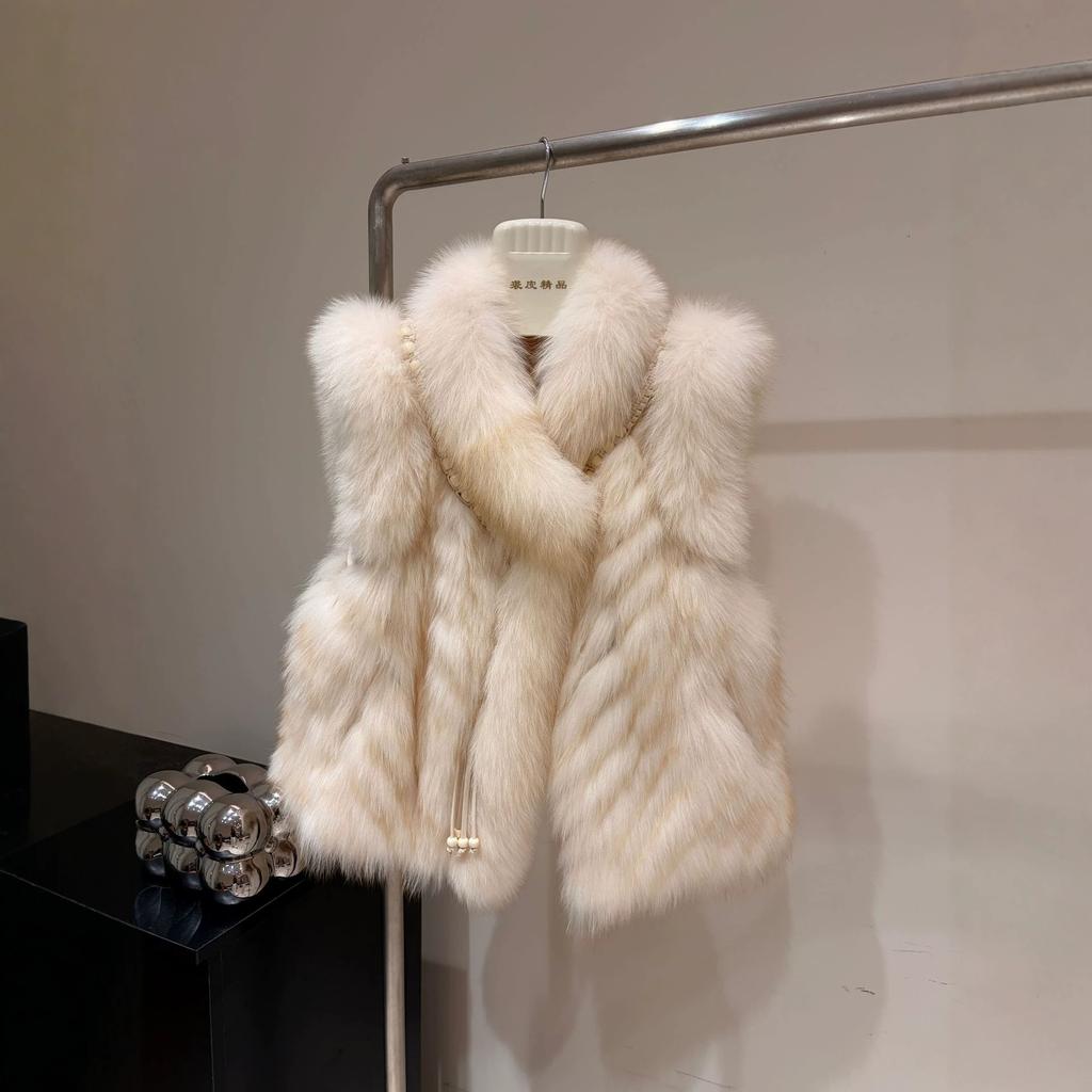 Vienna movement imported Finnish fox hair smudged two-color strips, fur vest, fringed stacked placket short women