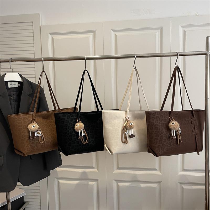 Autumn and winter new women's bags casual retro simple tote bags fashion personality trend shoulder bags
