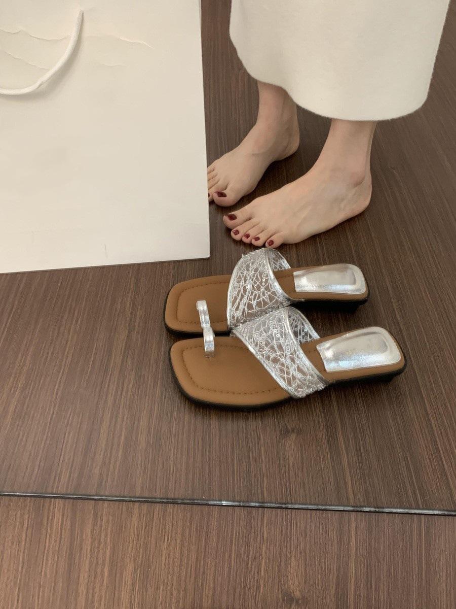 

French fairy style lace cover toe slippers female summer wear is not tired of feet small slope heel with skirt beautiful sandals 35 серебряный