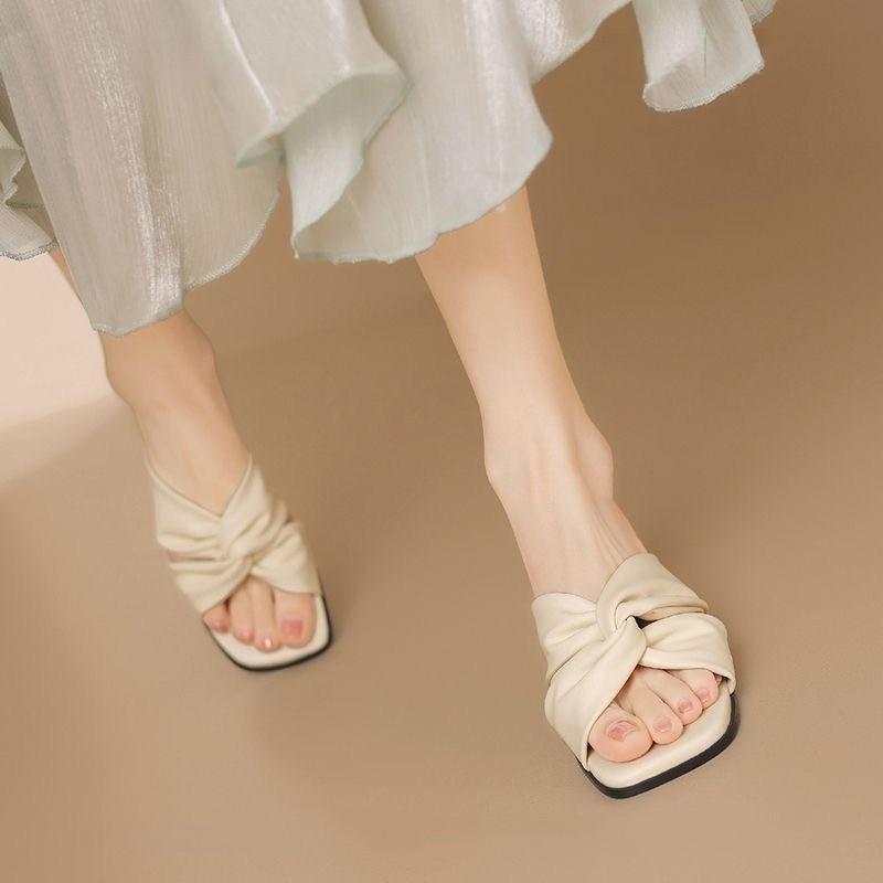 

Летние новые шлепанцы с квадратным носком, толстым каблуком, удобные, с нежным средним каблуком, женские универсальные крутые шлепанцы 40 бежевый