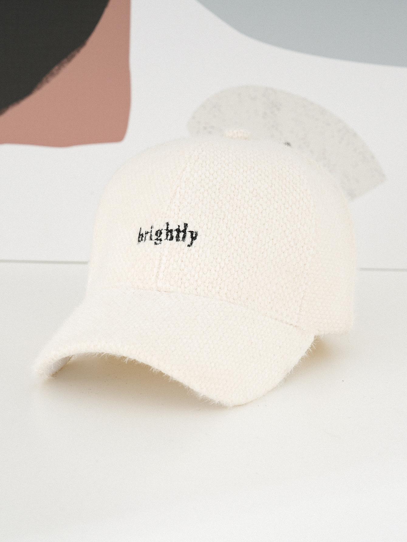 

Унисекс Модная Вышитая Кепка-Козырек из Норки - Теплая Флисовая Шапка в Европейском и Американском Стиле для Осени/Зимы M (56-58cm) белый