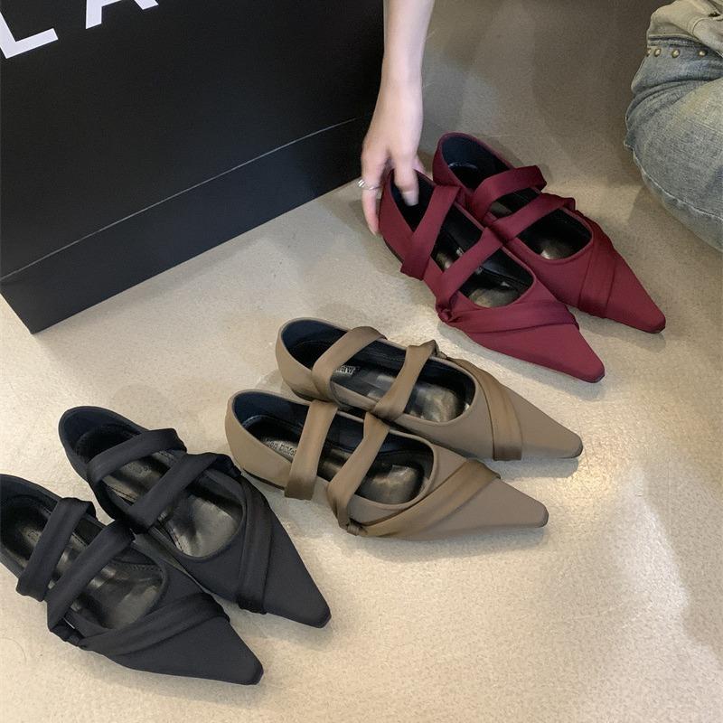 Low-heeled Fashion Cross-strap Single Shoes Women's Spring 2025 New French Style Foreign Style Foot Cover Pointed Head Shallow Mouth Small Single Sho