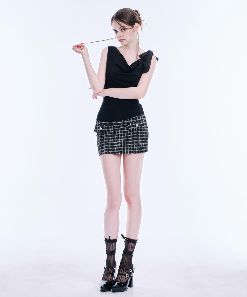 Akeumeseodeu Tweed Flap Detail Mini Skirt (Black)