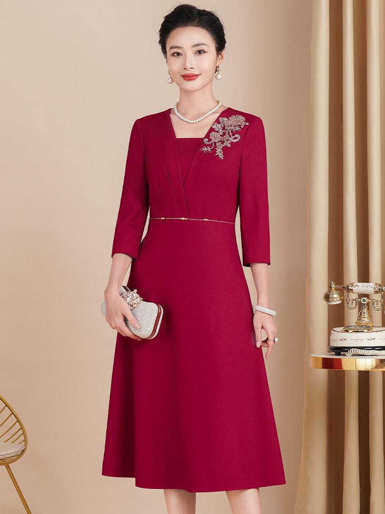 Spring 2025 Elegant Wine Red Dress for Mother of the Bride/Groom: Formal Wedding Banquet Wear