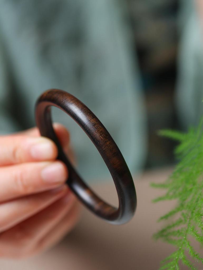 Ethnic Style Wenwan Jewelry - Blood Sandalwood, Green Sandalwood, Ebony, Rosewood, and Agarwood Thin Bangle Bracelet (0.8 Round Bar).