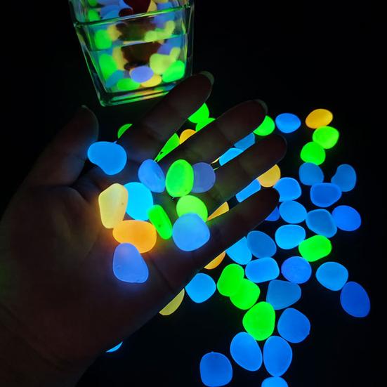 Glow-in-the-Dark Garden Stones Colorful Decorative Aquarium Pebbles Fish Tank Rocks 0.8-1.1cm Luminous Pebbles for Outdoor Walkway Aquarium Landscape