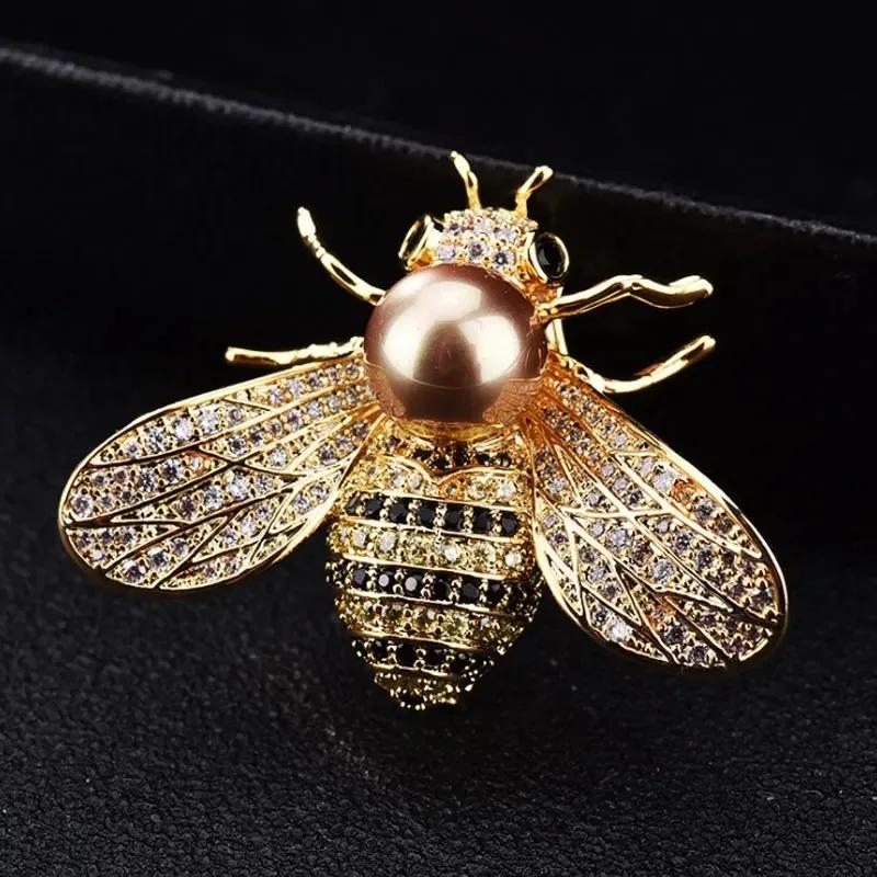 Fashion Pearl Maple Leaf Rhinestone Brooches For Women Elegant Metal Fixed Clothing Pins Daily Jewelry Accessories