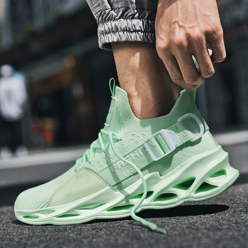 2025 Autumn Plus Size Men's Trendy Korean Style Flyknit Mesh Running Shoes