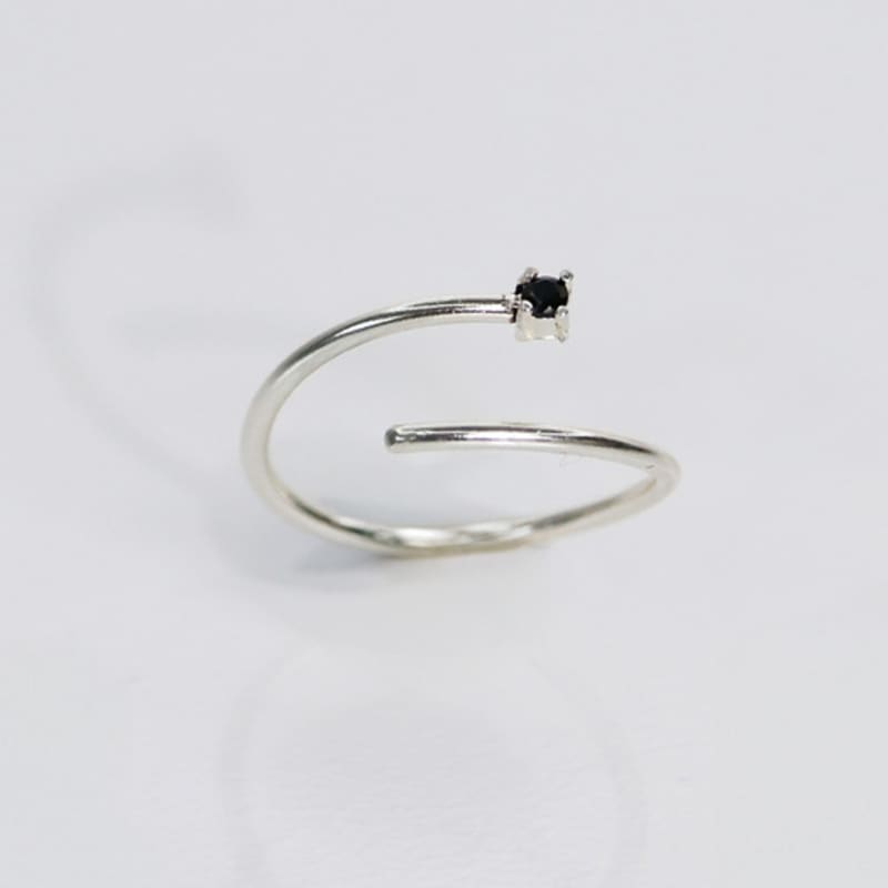 BRILLPIECE Line stone nail ring