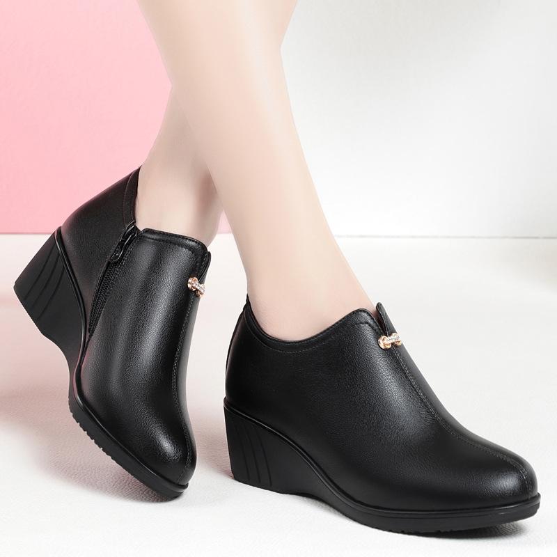 fashion Comfortable Deep Mouth Soft Leather Shoes Flexible Loafers Women 2024 Spring Platform Wedges Shoes For Office Mom Work Elegant
