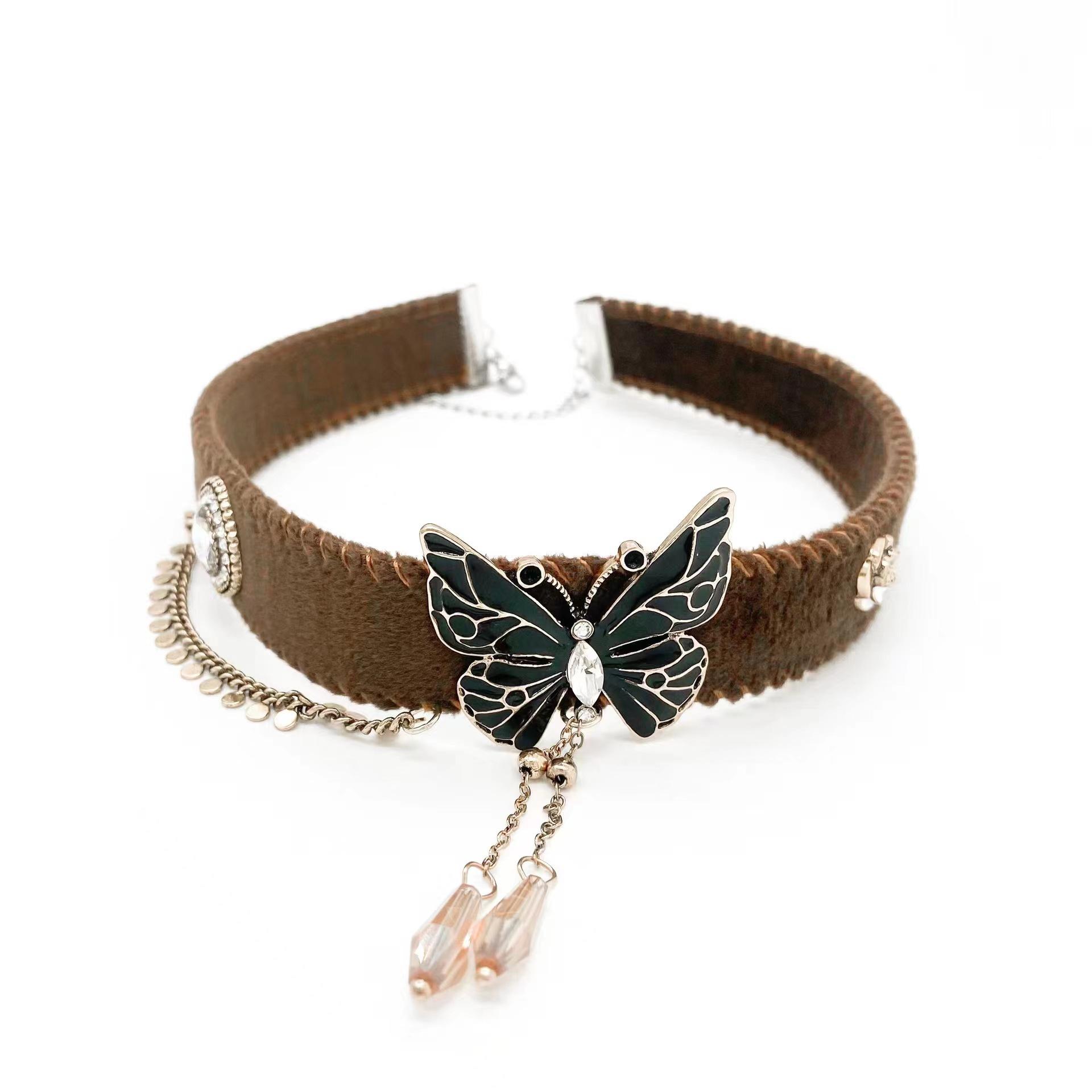 

Maillard butterfly necklace women s autumn and winter new retro light luxury sweater chain niche collarbone chain heavy industry neck