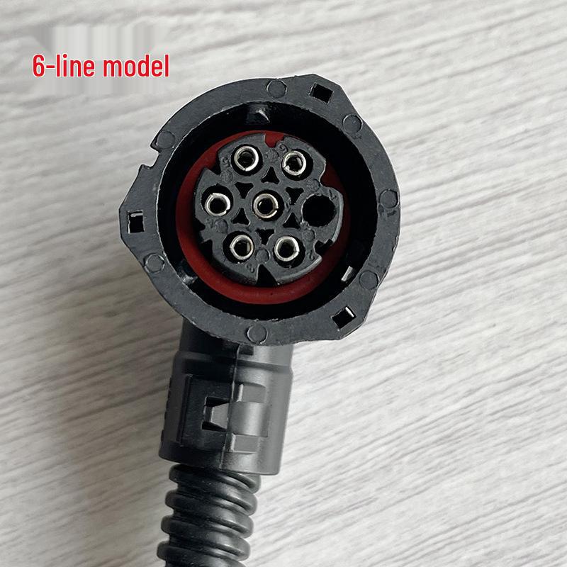 

Universal 7-Pin Rear Tail Light Connector for Jiefang J6, Howo, Tianlong, Jin Ao Wei GTL, and Auman ETX Trucks