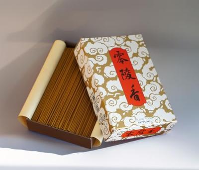 Reiryo-ko Räucherstäbchen, die im Eiheiji-Tempel verwendet werden, Großpackung mit 480 Stäbchen, haben einen traditionellen Räucherduft.