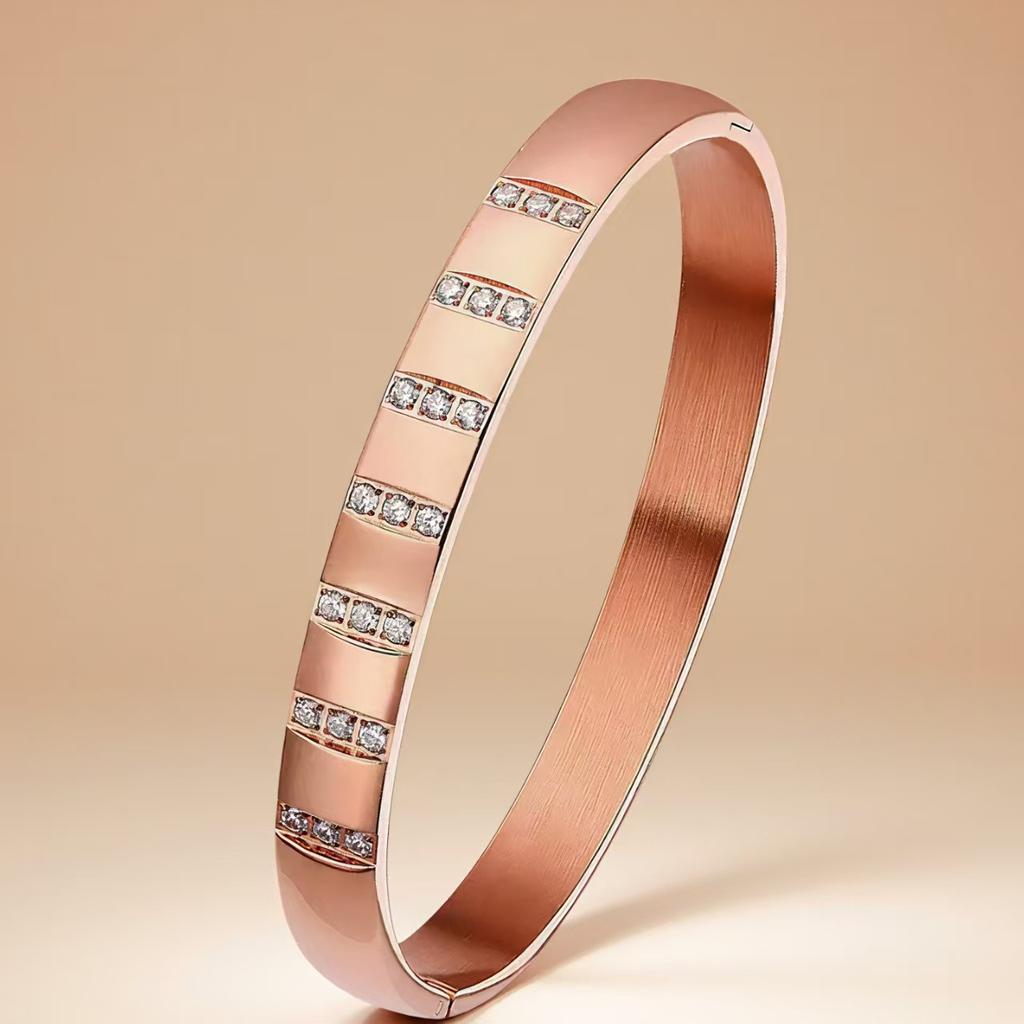 European and American Stainless Steel Zircon Bracelet for Women High-end Light Luxury Buckle Bracelet