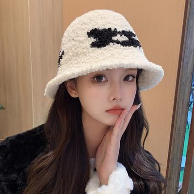Pearl Velvet Color Matching Bucket Hat for Women Warm Windproof Ear Protection Bucket Hat Fashionable and Simple Fisherman Hat