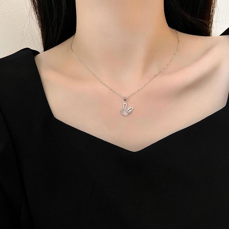 White Chalcedony Carrot Rabbit Necklace Year Rabbit Necklace Women's Light Luxury Versatile Trend