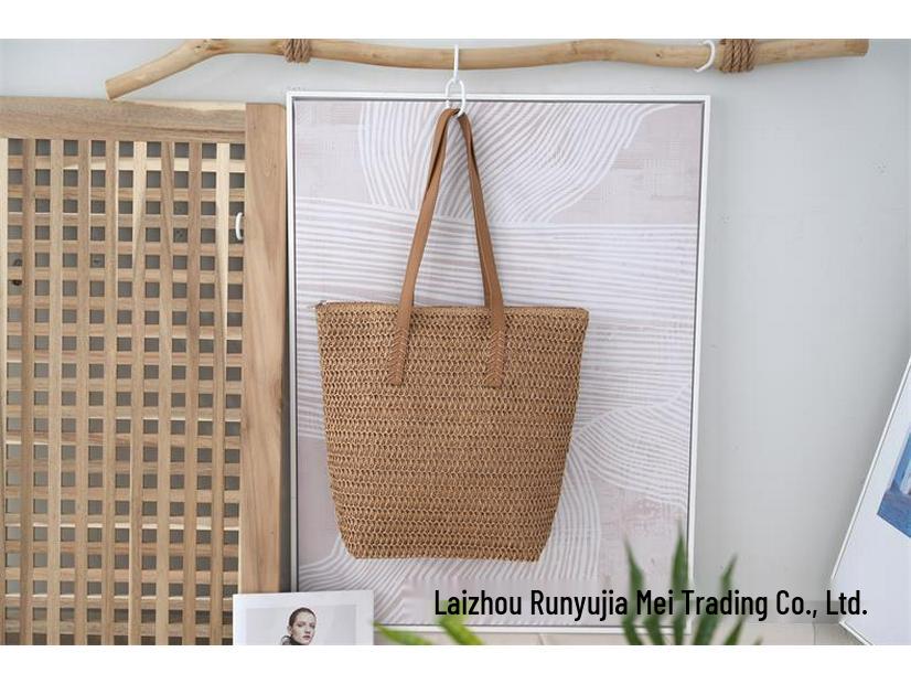Stylish Versatile Straw Rope Underarm Bag – Perfect for Beach & Fashion.