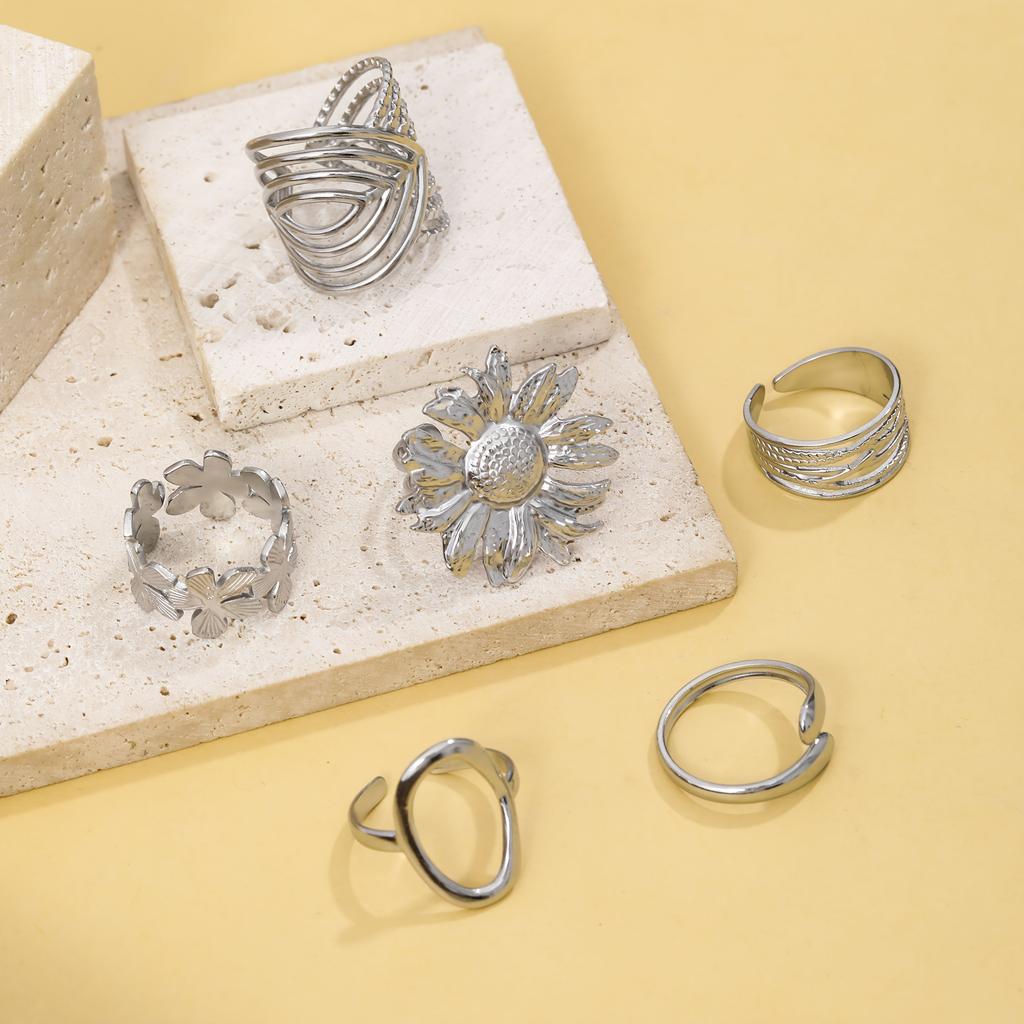 Stainless Steel Floral Hollow Out Ring Six Piece Set Stackable Design Stylish Simple Versatile Gift for Teenage Girls