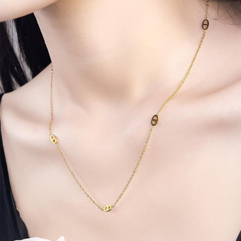 Pig Nose Pendant Necklace for Women - Elegant European American Light Luxury Design, Exquisite Stainless Steel Clavicle Chain