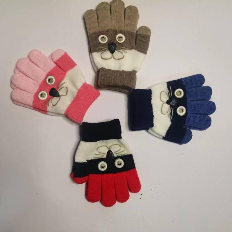 New children's gloves winter cute cartoon warm thickened warm baby gloves 2-7 years old student five-fingered hands