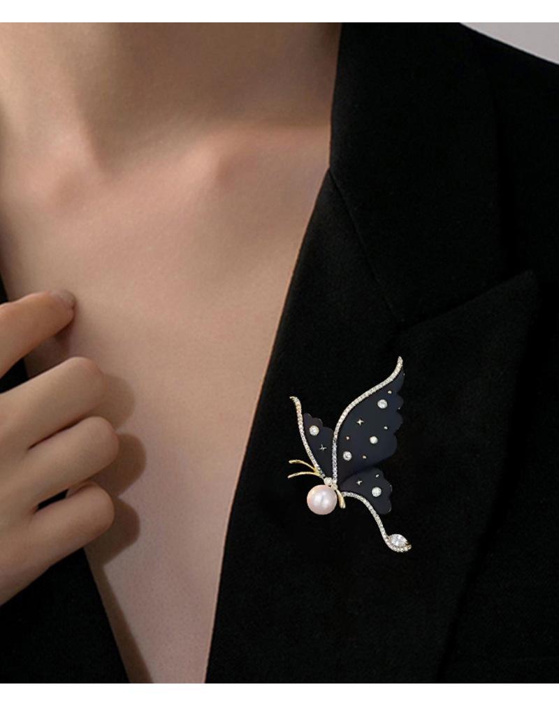 Exquisite Butterfly Brooch: High-End Women's Design Lapel Pin Corsage Accessories