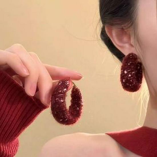 2025 Trendy High-End Retro Earrings: Autumn/Winter Design