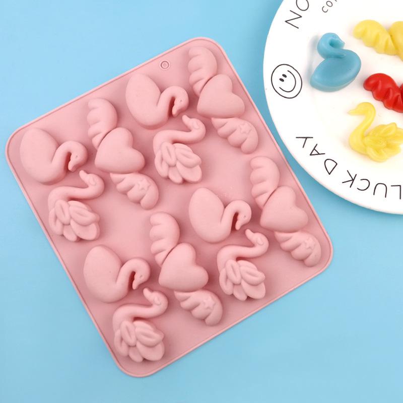 1Pcs Cartoon Animal Swan Love Soap Candy Cookies Ice Cube Tray Mold Bulldog Chocolate Silicone Mold Kitchen Baking Tools!
