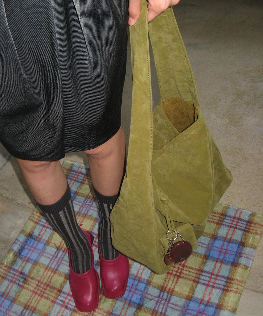 Pote 0007 Layered Pouch Hobo Bag_Suede Olive