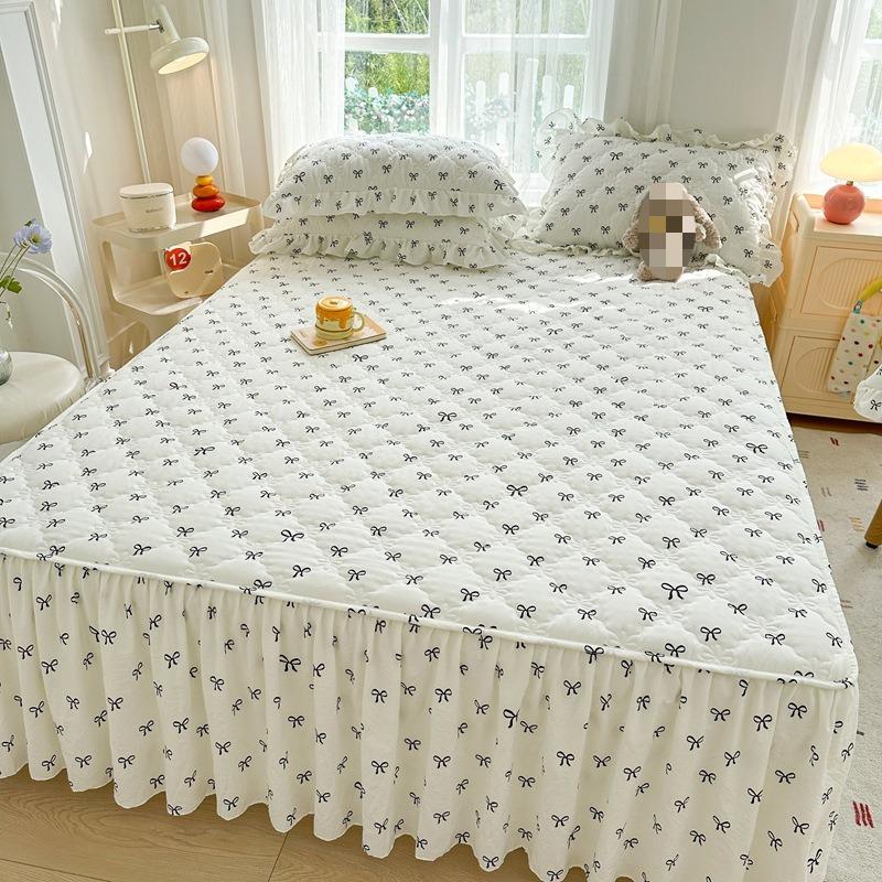 Four Season Universal Washed Cotton Bed Skirt Quilted Padded Thick Ventilate Bed Cover Three Piece Pastoral Floral Bed Sheet Set