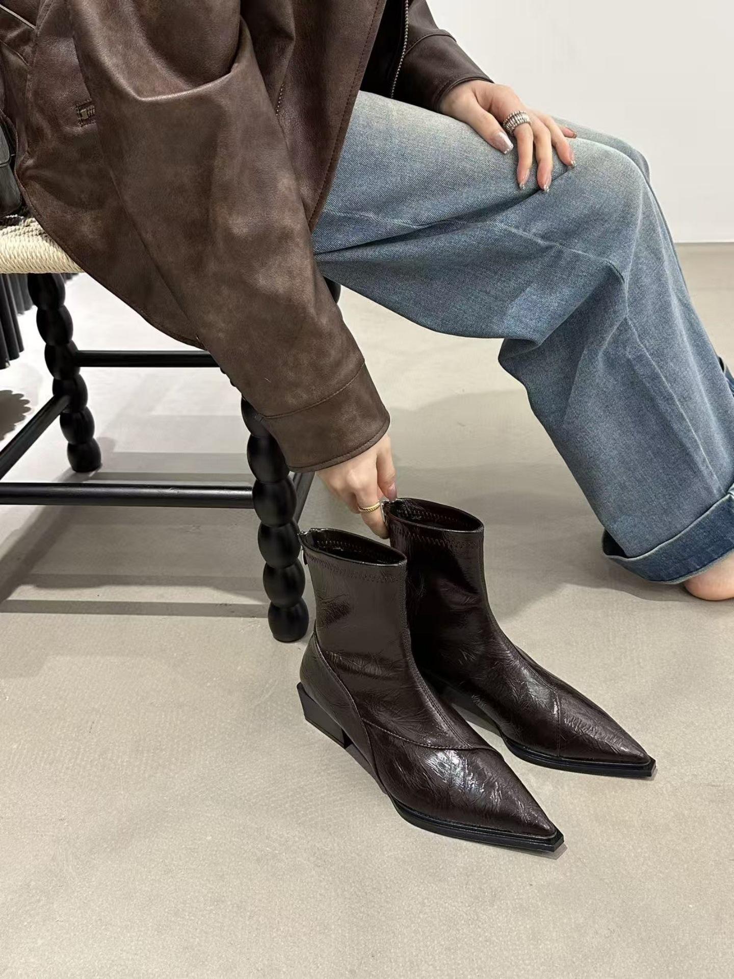 

French thick heel pointed short boots women s autumn and winter thin boots middle heel rear zipper retro splicing and ankle boots 35