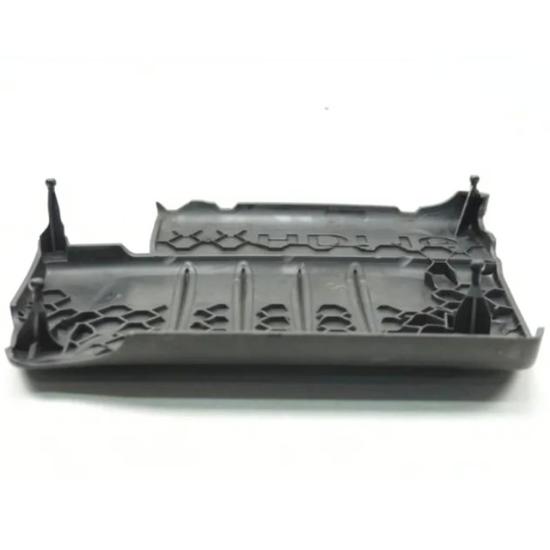 Ochranný kryt motoru pro Peugeot 307 5008 206 207 Partner Citroen C2 C5 C4 Berlingo 1.6 HDI (DV6TED4) OEM 0137.E5
