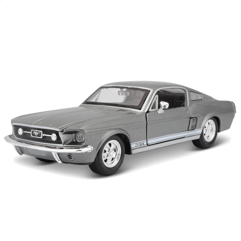Maisto 1/24 Scale Diecast Model Car of the 1967 Ford Mustang GT in Gray (Product Code: 31260 GY)