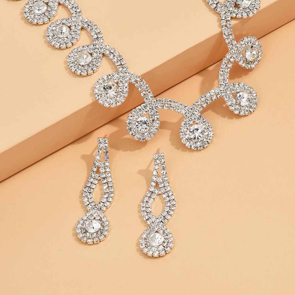 3 Fashionable Women'S Jewelry Set Wedding Wear Earrings+Necklaces, European And American AccessoriesFashion Jewelry