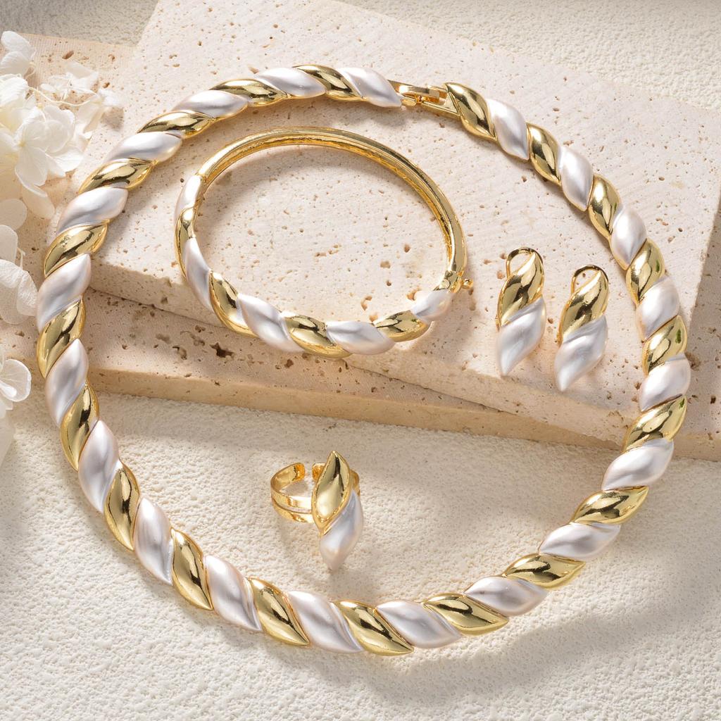 charmoment Hot Selling Women's Jewelry Set Luxury Classic Italian Bridal Wedding Zircon Necklace Earrings Ring Bracelet Set